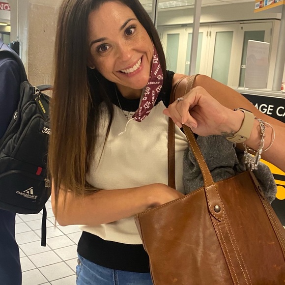 •Meet Your Posh Ambassador, Casey• - Picture 2 of 13